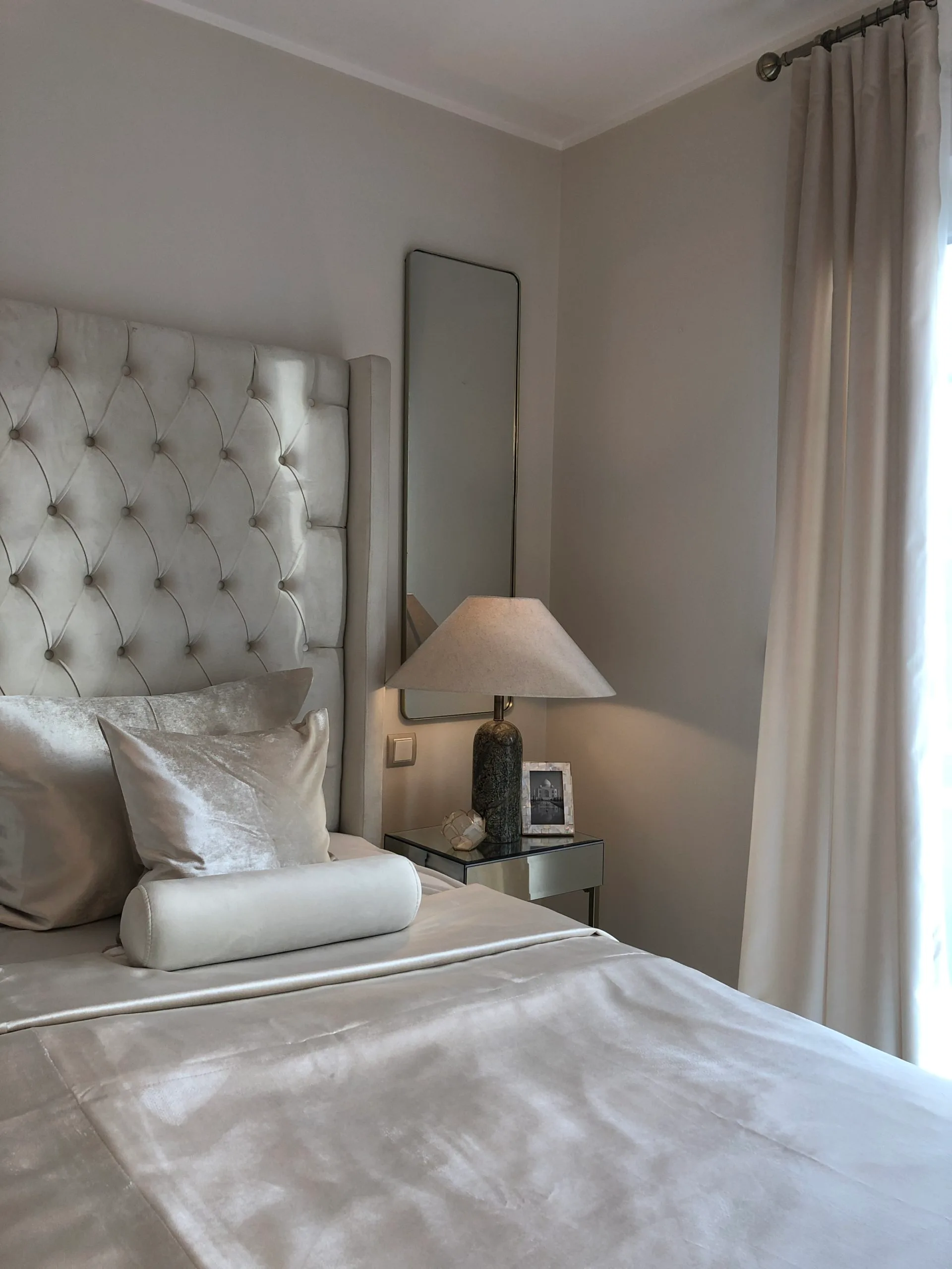 Samt Rollen Kissenbezug in Beige schimmernd 15x50 cm